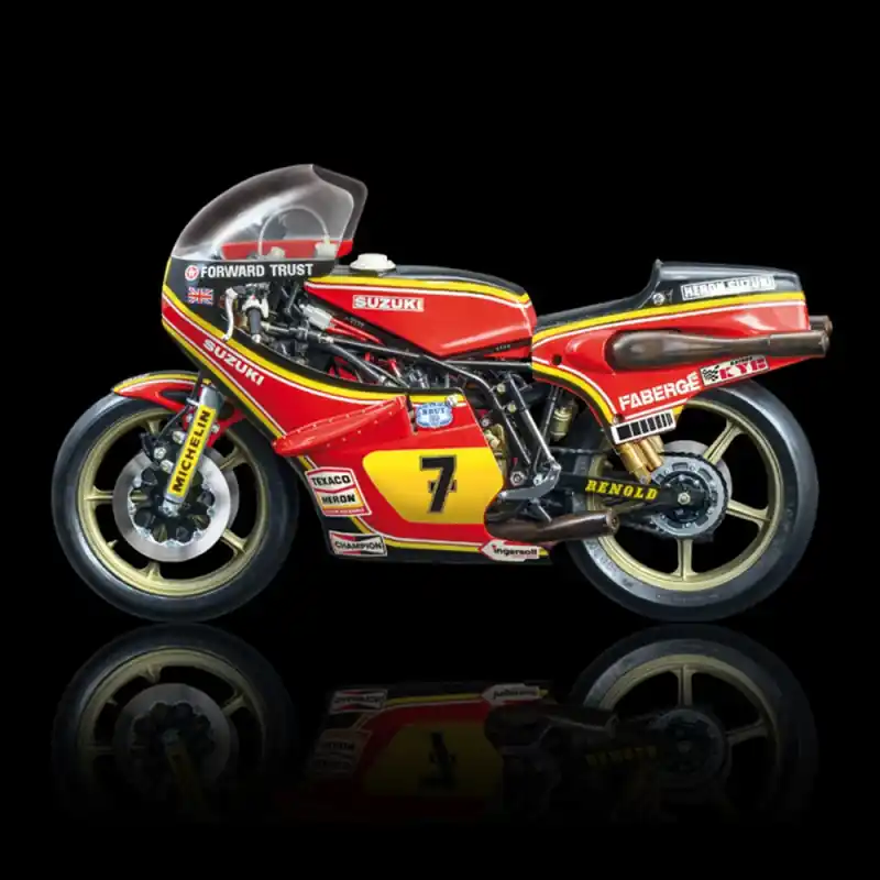 Suzuki RG 500 XR27 "Barry SHEENE" 1978 - ITALERI 4644 - 1/9 Soldes