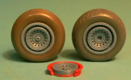 Radial Engines & Wheels 72020 Boeing B-29 Supoerfortress - type 2 - radial tread pattern - late type (for Academy and Airfix kits) Dernier Modèle