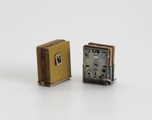 Achetez Aujourd'hui Plus Model EL020 German wireless station WWII with accumulator