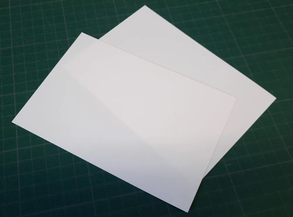 Achetez Aujourd'hui Omask 90003 White Polystyrene Board 0,5mm (105x148mm) 2pcs