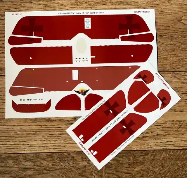 Commande En Gros Aviattic ATT32257 Albatros DV/Va - ‘Jasta 11 red‘ paint on linen - national markings overpainted
