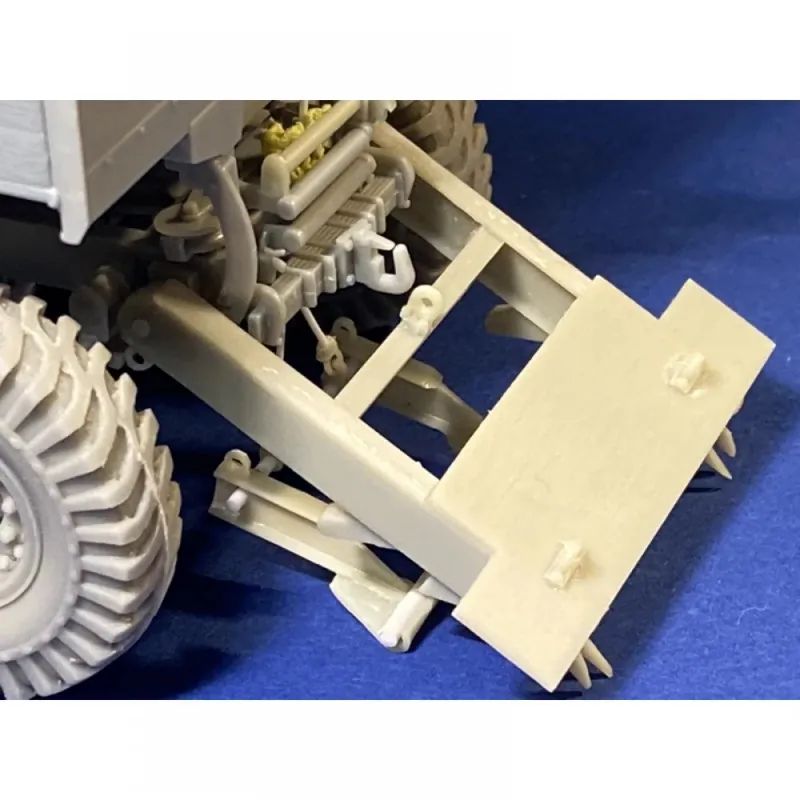 Nouvel Arrivage Resicast 352456 Earth Spade for Scammel Pioneer SV25